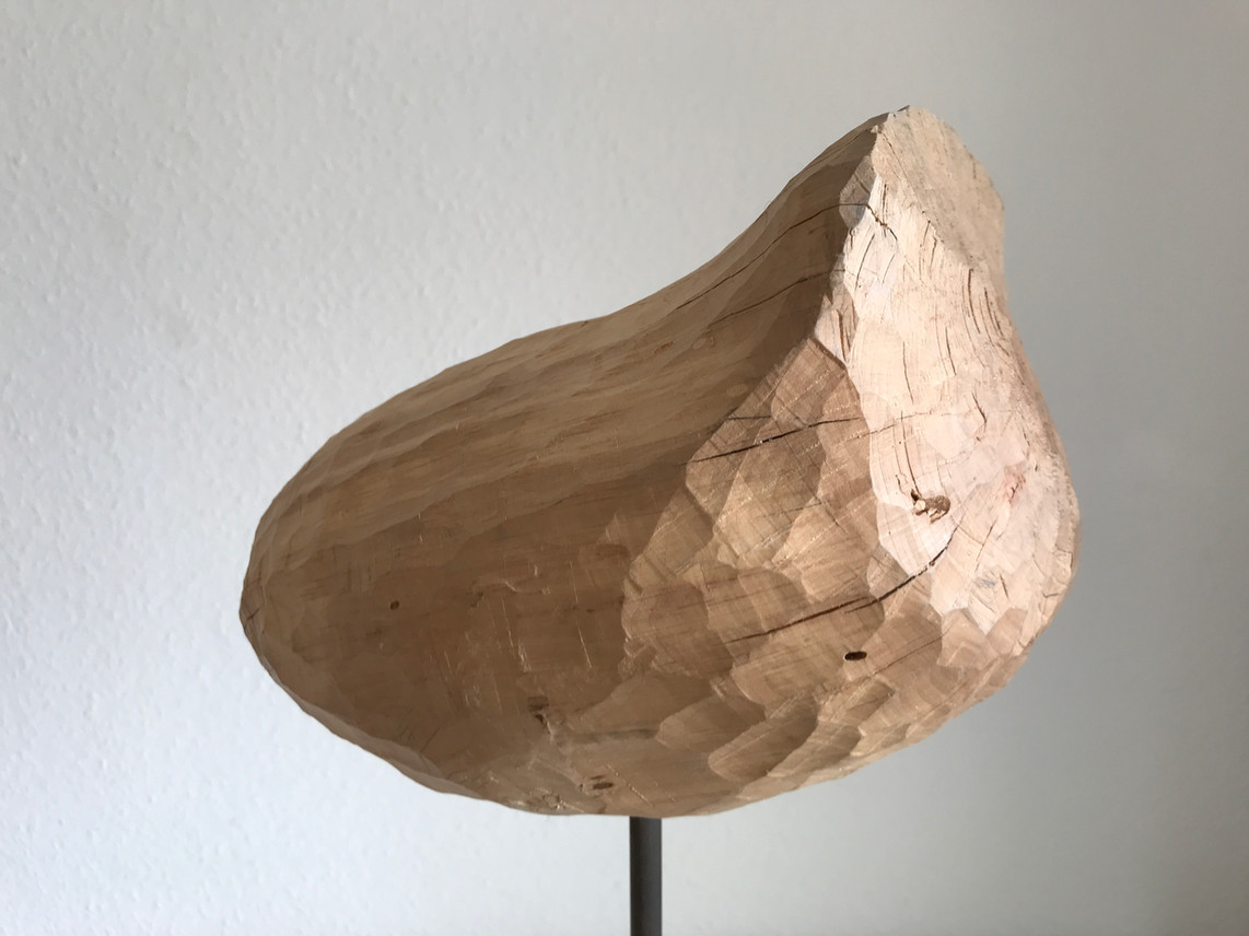 Spacemobil 2021, Maß: 26 x 14,5 cm, Höhe: 18 cm Material: Eschenholz