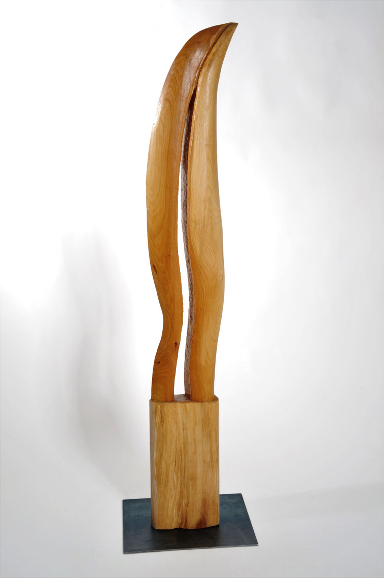 Steiler Zahn 2009, Maß: 22 x 11 cm, Höhe: 150 cm Material: Kirschbaum