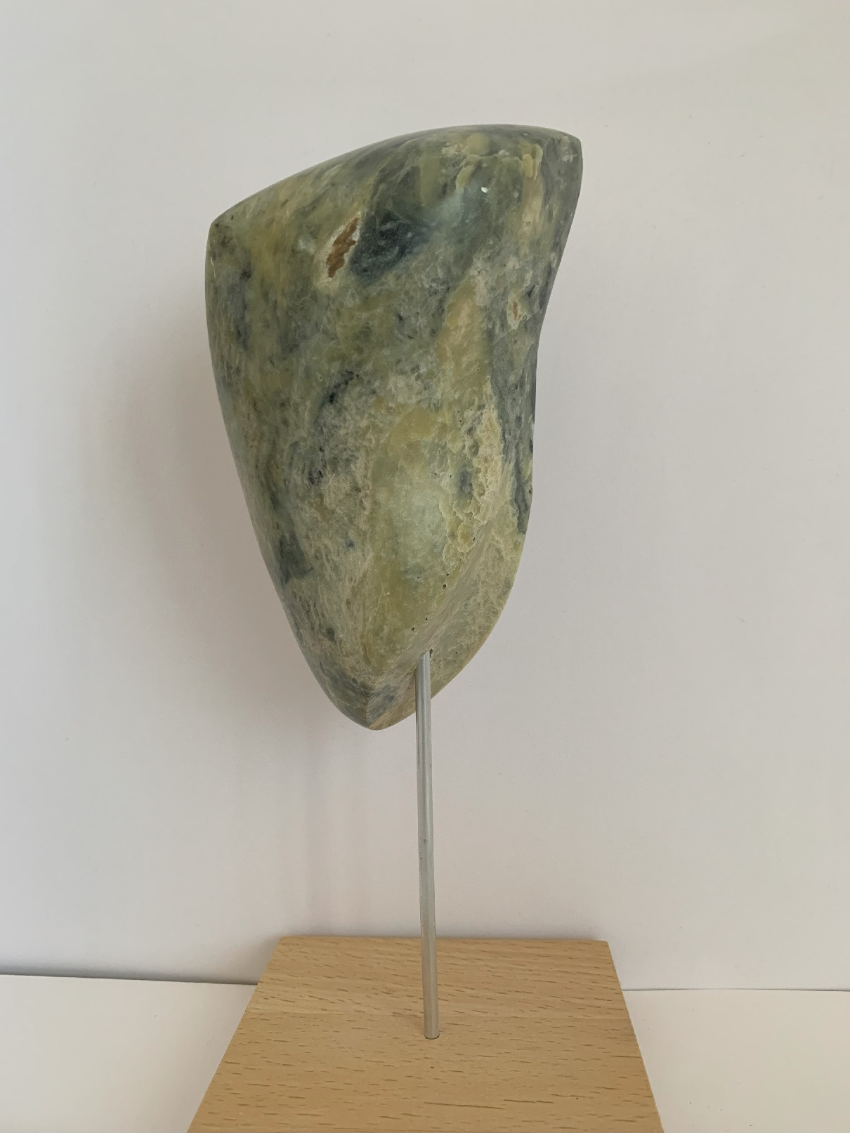 Torso Mini 2025, Maß: 9 x 5,5 cm, Höhe: 17 cm Material: Speckstein